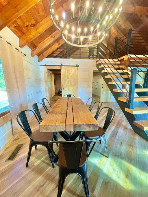 סביירוויל Modern Lake Side Nest• Hotub Fenced Yard King Beds מראה חיצוני תמונה